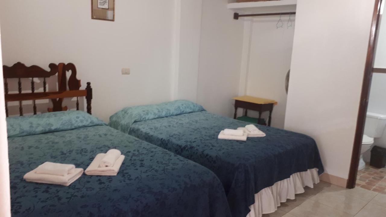 Hostal Villa Brisa Ballenita Esterno foto