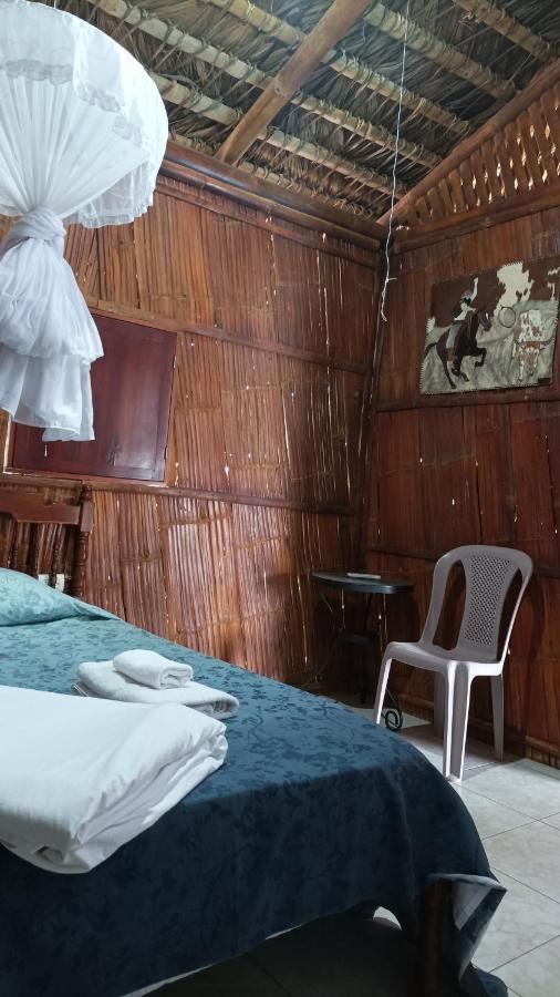 Hostal Villa Brisa Ballenita Esterno foto