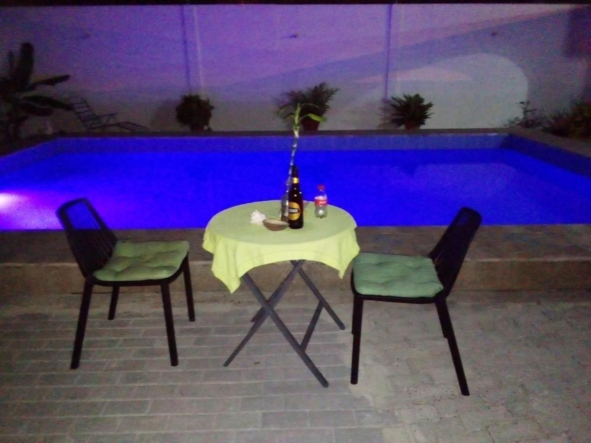 Hostal Villa Brisa Ballenita Esterno foto